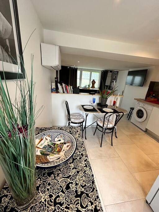 Gîte pour 2 personnes, avec Terrasse à Marboz - 2