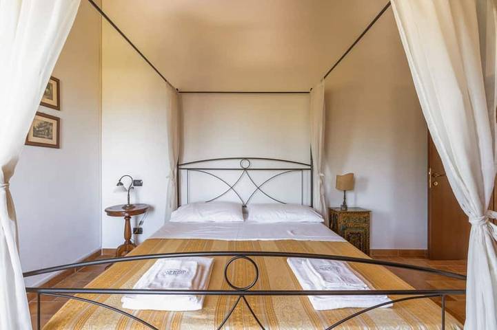 Location de vacances pour 12 personnes, avec jardin, animaux acceptés à Loro Piceno - 2