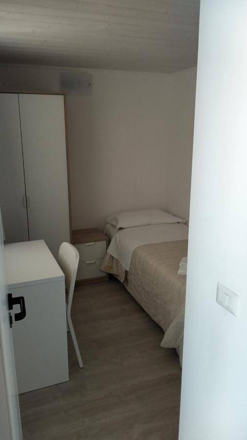 Chambre d’hôte pour 3 personnes, avec vue ainsi que terrasse et jardin à Noci - 4