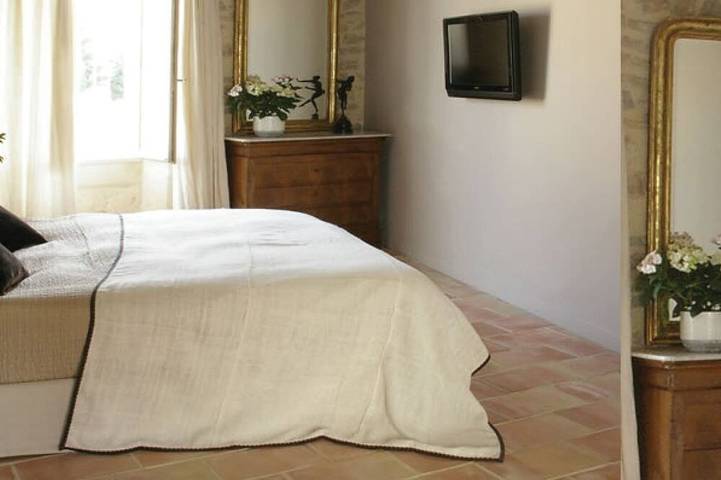 Location de vacances pour 4 personnes, avec terrasse ainsi que piscine et jardin à Calvisson - 4