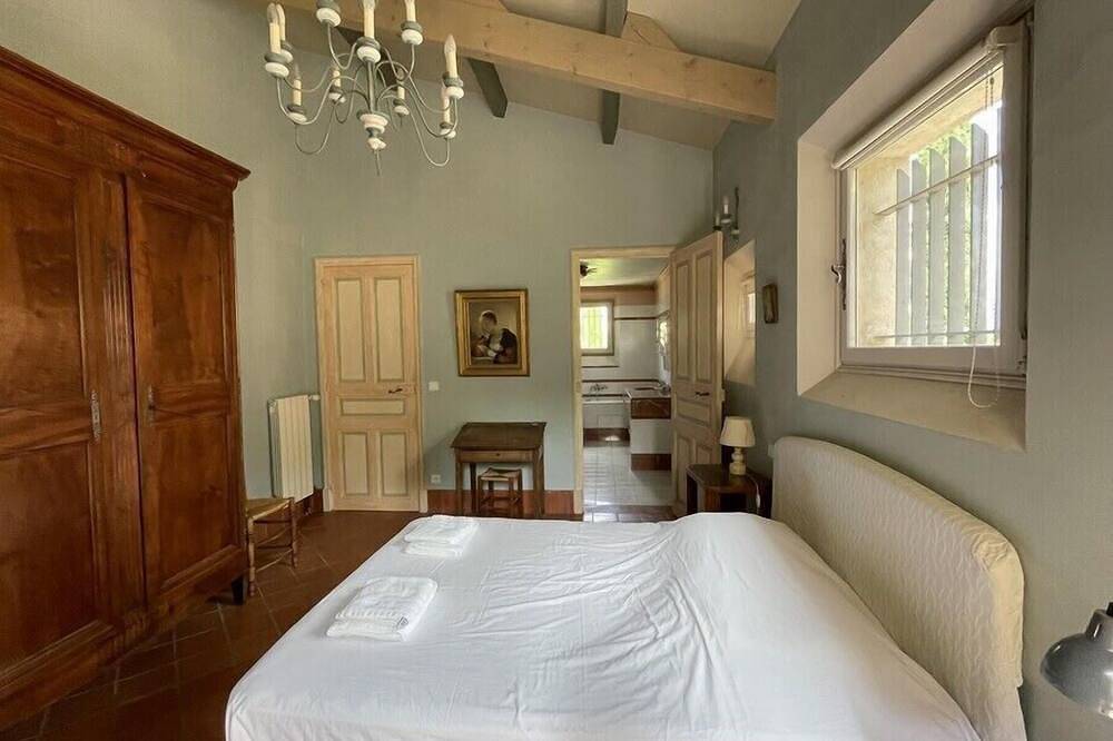 New - Villa les Cypres in Rognes, Aix-en-Provence region