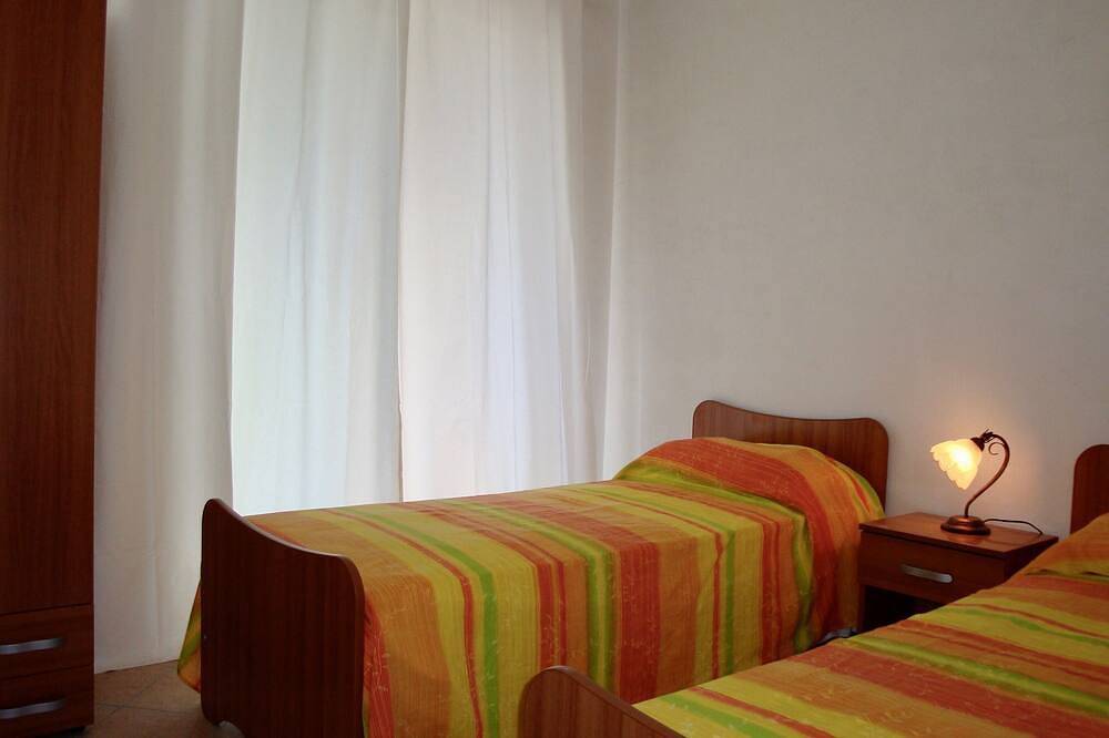 Ganze Wohnung, Apartment nur wenige Schritte vom Meer entfernt, außergewöhnliche Aussicht, kostenloses Wlan, Parkplatz in Santa Caterina dello Ionio, Catanzaro Provinz