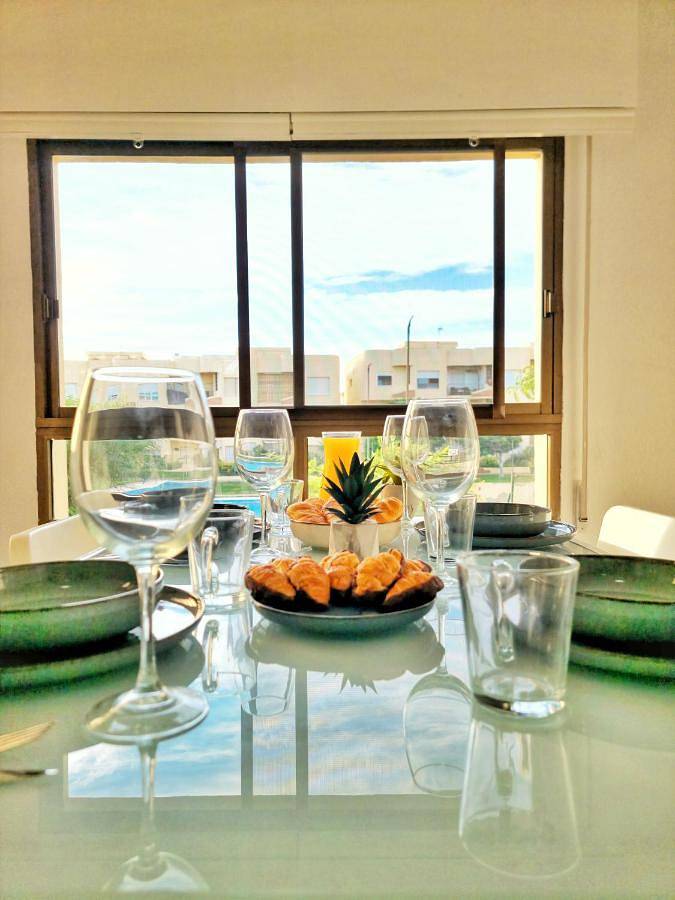 Apartamento para 4 personas, con jardín y piscina en Retamar