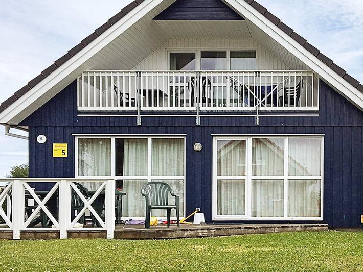 Ferienhaus für 8 Personen, mit Balkon und Whirlpool sowie Terrasse und Sauna in Wackerballig