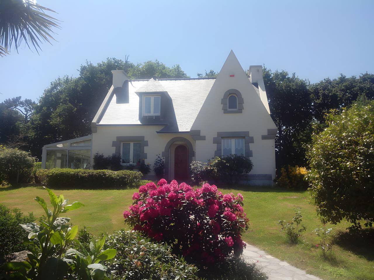 Bed & Breakfast 'Chez Coco – Zimmer Prune' mit Gemeinschaftsgarten und Wlan in Trégunc, Côte de Cornouaille