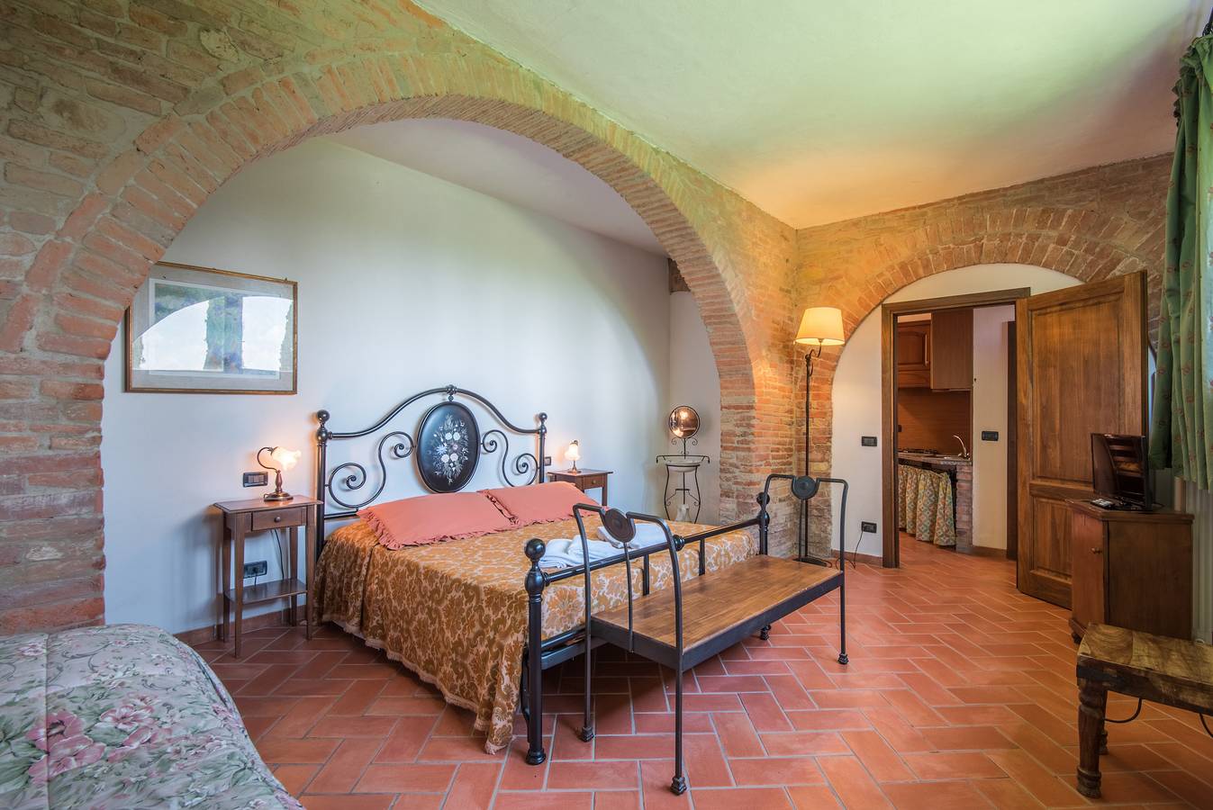Agriturismo "Il Greppo - Aleatico" con piscina e giardino in comune in Chianti