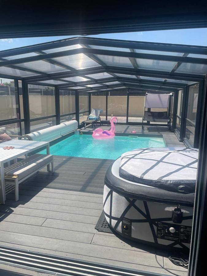 Casa de vacaciones para 2 personas, con piscina y jardín además de sauna y jacuzzi - 1