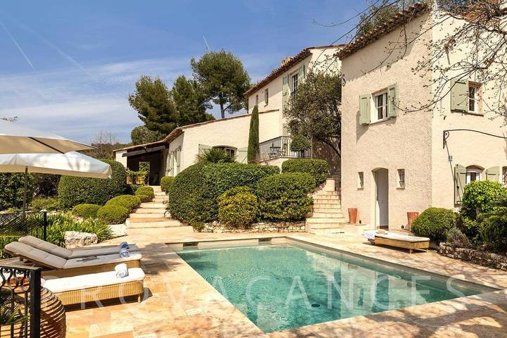 Location de vacances pour 8 personnes, avec jardin et piscine à La Colle-sur-Loup - 2