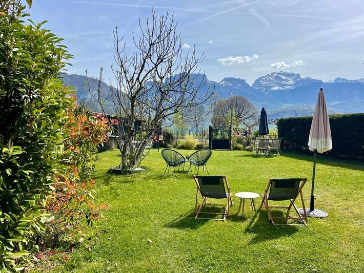 Chalet pour 4 personnes, avec vue et jardin sur le Lac d'Annecy - 2