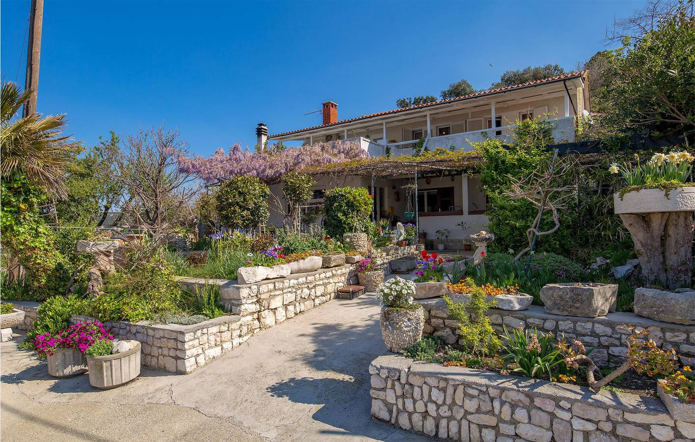 Ganze Ferienwohnung, Gemütliche Ferienwohnung mit Meerblick, WLAN, Terrasse und Parkplatz – 600 m bis zur Küste in Supetarska Draga, Rab