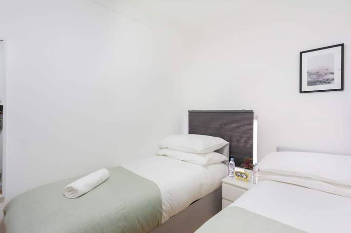 Bed and breakfast for 2 people in London