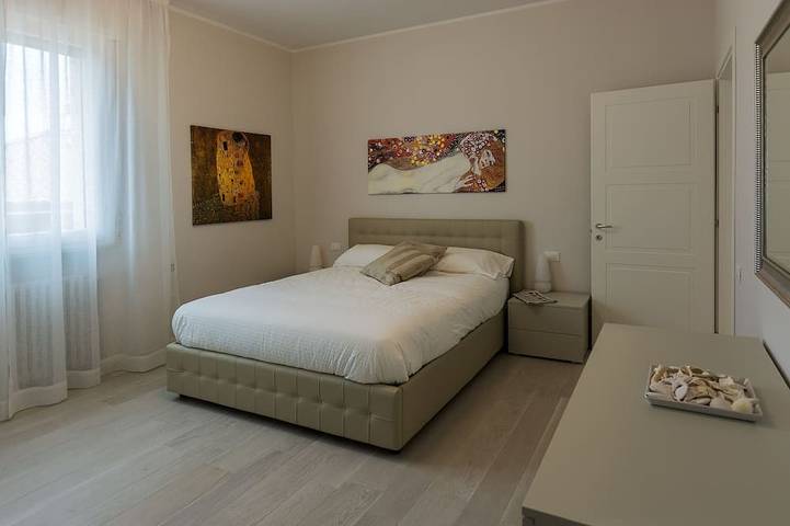 Appartement entier, Elégant appartement avec vue sur la Basilique San Vitale in Ravenne, Province de Ravenne