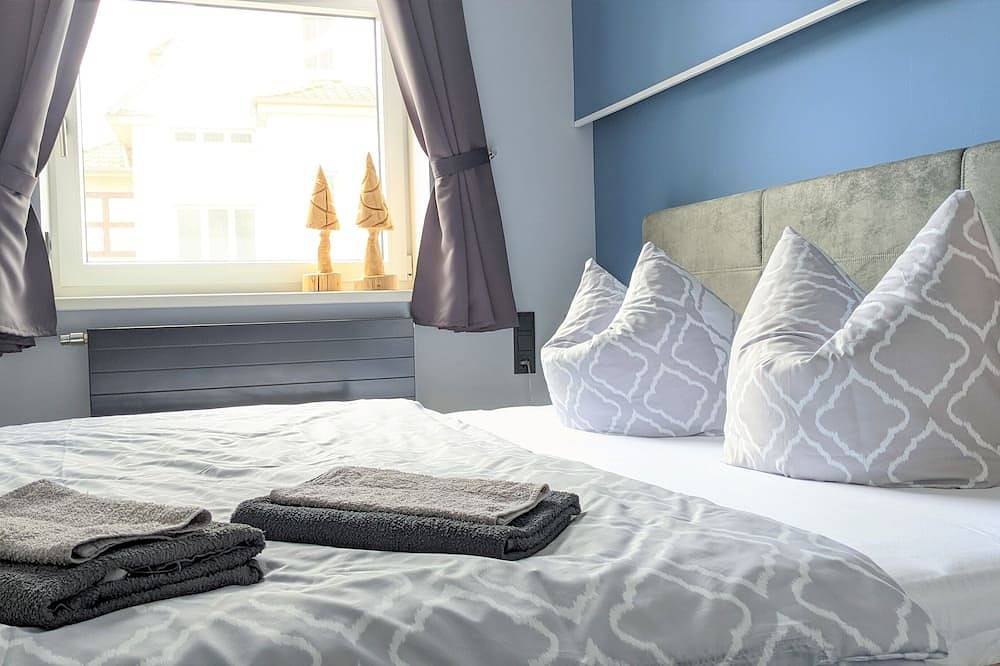 Entire apartment, Comfortable holiday apartment for 2–3 guests near old town with parking & Wifi in Wernigerode, Harzvorland