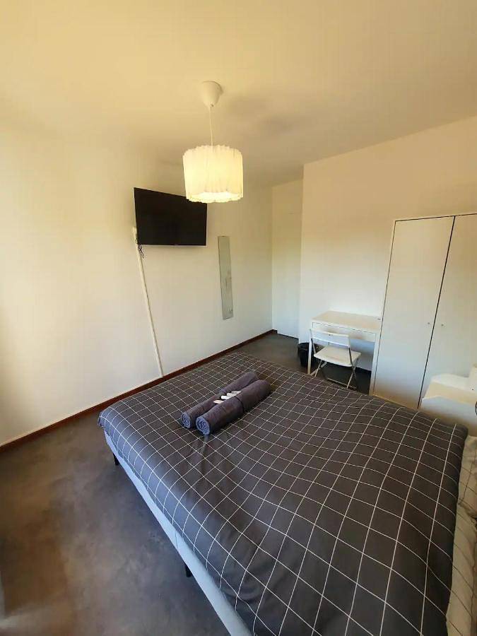 Chambre d’hôte pour 2 personnes, avec Balcon à Décines-Charpieu