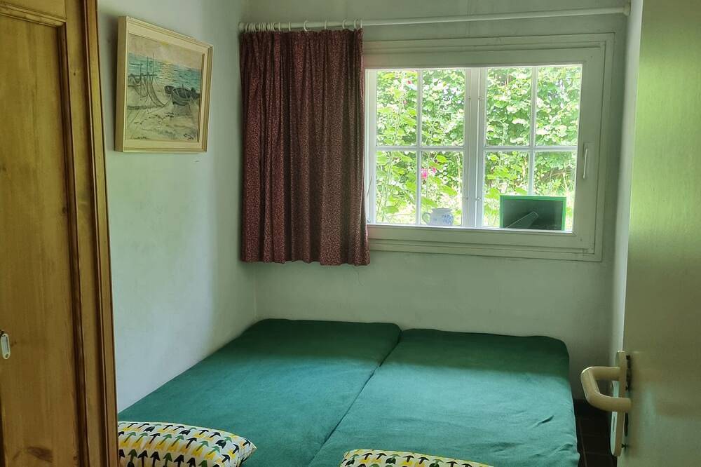Ganze Wohnung, Gemütliche Reetdach-Kate zwischen Ostsee und Schlei mit großem Garten in Dörphof, Rendsburg-Eckernförde