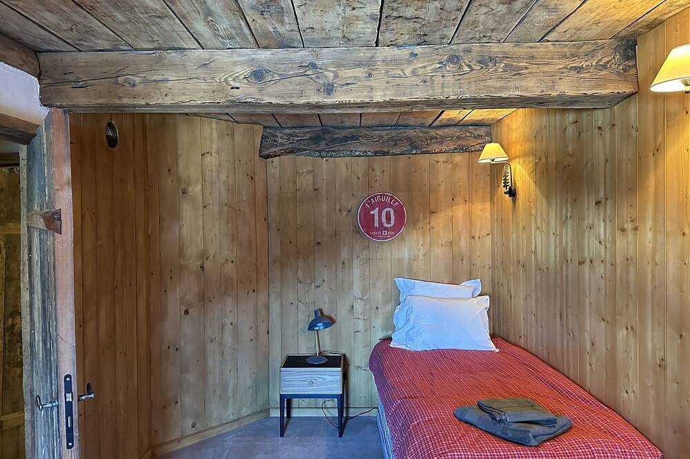 Authentic chalet near Val d'Isère with jacuzzi and breathtaking views in Sainte-Foy-Tarentaise, Albertville region