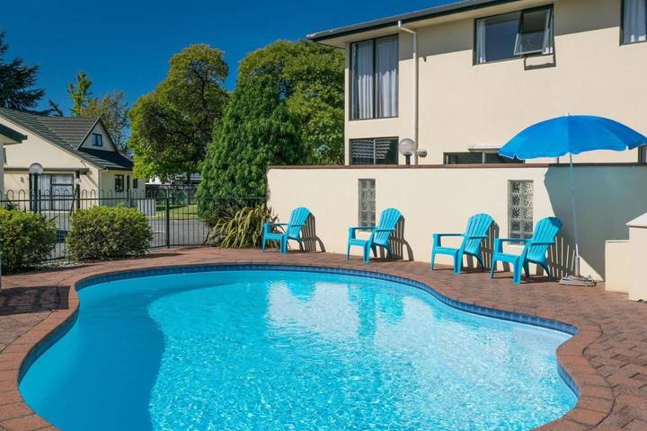 Hôtel pour 3 personnes, avec terrasse et piscine