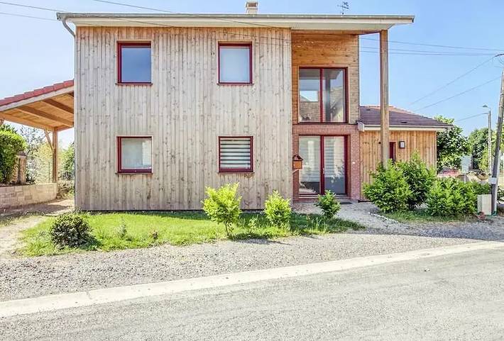 Gîte pour 6 personnes, avec jardin dans Challerange