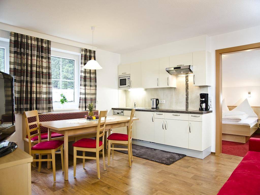 Ganze Ferienwohnung, Fewo Ramona, 2 Schlafräume, 2 Dusche und Wc in Galtür, Verwall