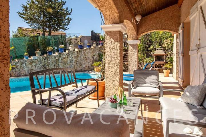 Location de vacances pour 8 personnes, avec piscine et jardin à Les Adrets-de-l'Estérel - 3