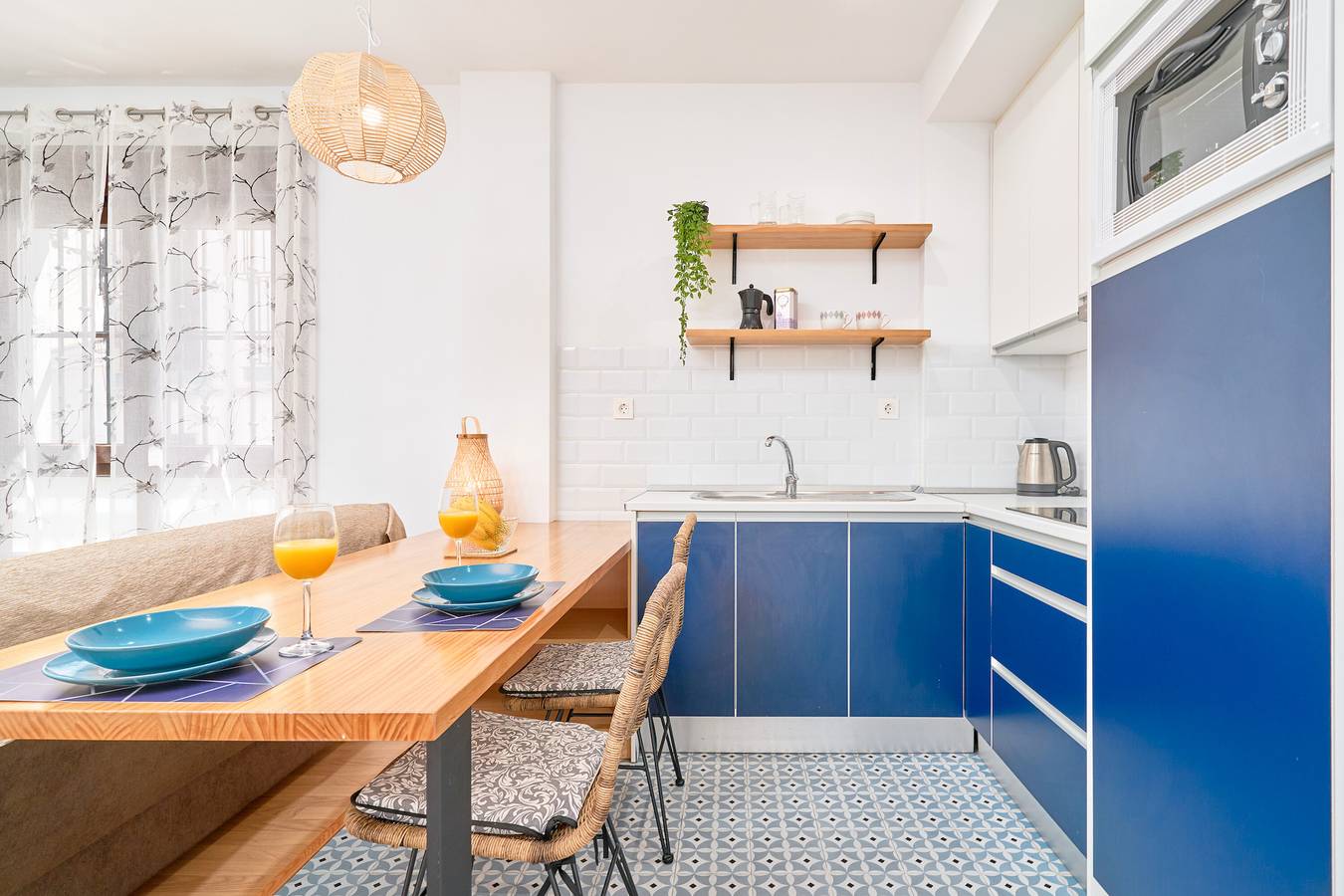 Apartamento entero, Apartamento en Almuñecar con terraza privada, Wi-Fi y aire acondicionado in Casco antiguo de Almuñécar, Almuñecar