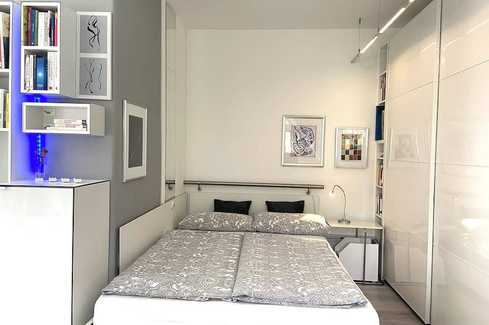 Ganze Wohnung, Gemütliche 1 ½  Zimmer Wohnung im 2. Og mit Balkon zum Kurpark in Deidesheim, Pfälzer Rheinebene
