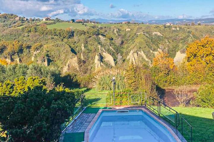 Location de vacances pour 10 personnes, avec jardin à Calvi dell'Umbria