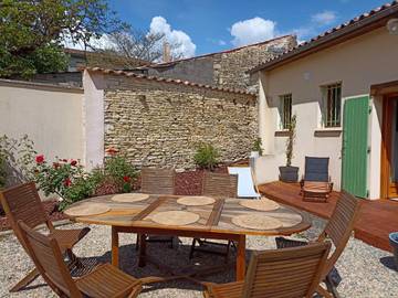 Gîte pour 4 personnes, avec terrasse à Arçais