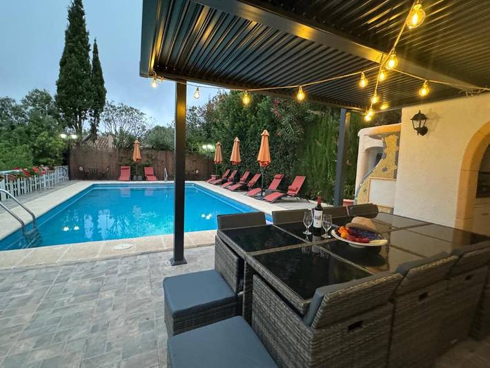 Casa rural para 14 personas, con piscina además de vistas y jardín en Bárig - 2