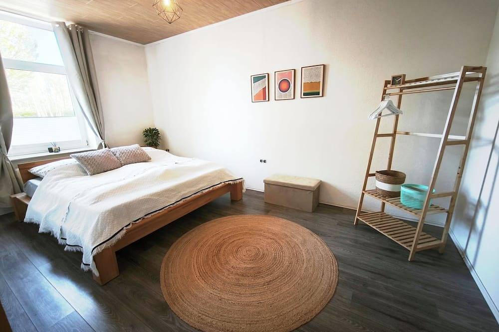 Ganze Wohnung, Zentrale Eg Wohnung nahe der Nordsee mit Parkplatz und Radweg direkt vor der Tür in Bockhorn, Südliche Nordseeküste