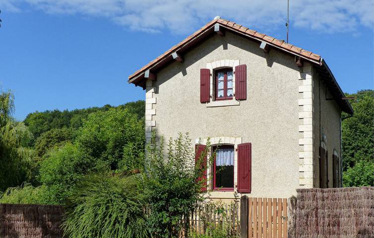 Location de vacances pour 4 personnes, avec terrasse et jardin à Nanteuil-en-Vallée - 4