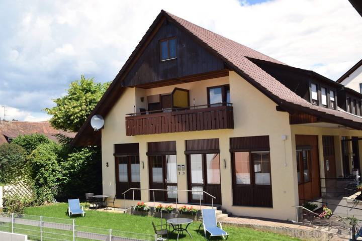 Ganze Ferienwohnung, Ferienhof Mecking - Ferienwohnung, 38qm, 1 Schlafzimmer, 1 Wohn-/ Schlafzimmer, max. 4 Personen in Hagnau am Bodensee, Region Bodensee-Oberschwaben