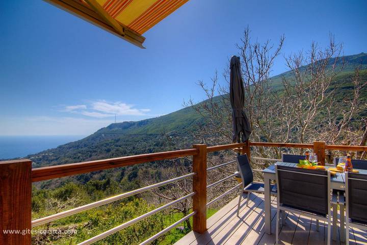 Gîte pour 4 personnes, avec Terrasse et Vue à Brando - 3