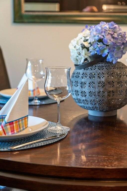 Ganze Wohnung, Barona Strand Lakefront Condo in West Kelowna, Crystal Mountain