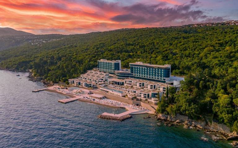 Hotel für 2 Personen, mit Whirlpool und Sauna sowie Pool und Balkon - 1