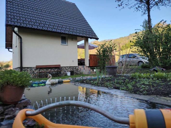 Location de vacances pour 5 personnes, avec jardin et vue à Kosjerić - 4