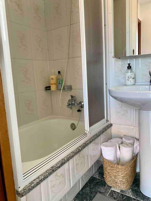 Location de vacances pour 3 personnes, avec vue ainsi que terrasse et jardin, animaux acceptés à Carnota - 4