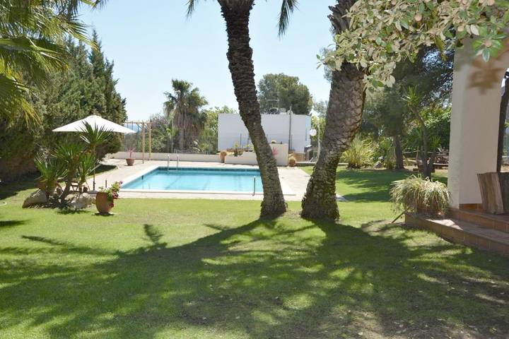 Casa rural para 12 personas, con jardín además de piscina y vistas en Villanueva y Geltrú - 3