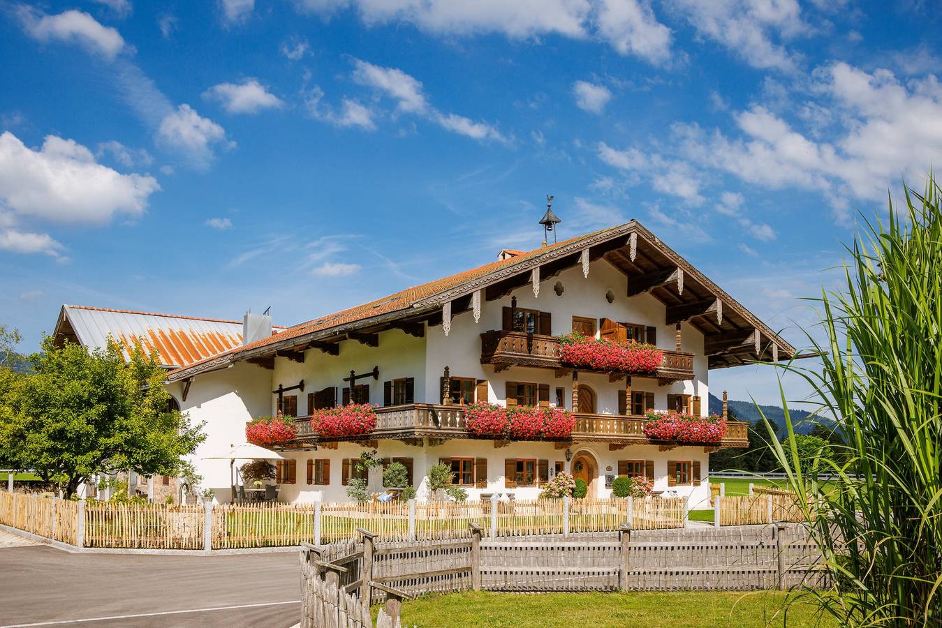 Ganze Ferienwohnung, Knoglerhof inkl. Chiemgaukarte - 5 Ferienwohnung 85qm, Balkon, Kochnische, 2 Schlafzimmer, 1 Wohnschlafz., Wlan in Ruhpolding, Bayerische Alpen