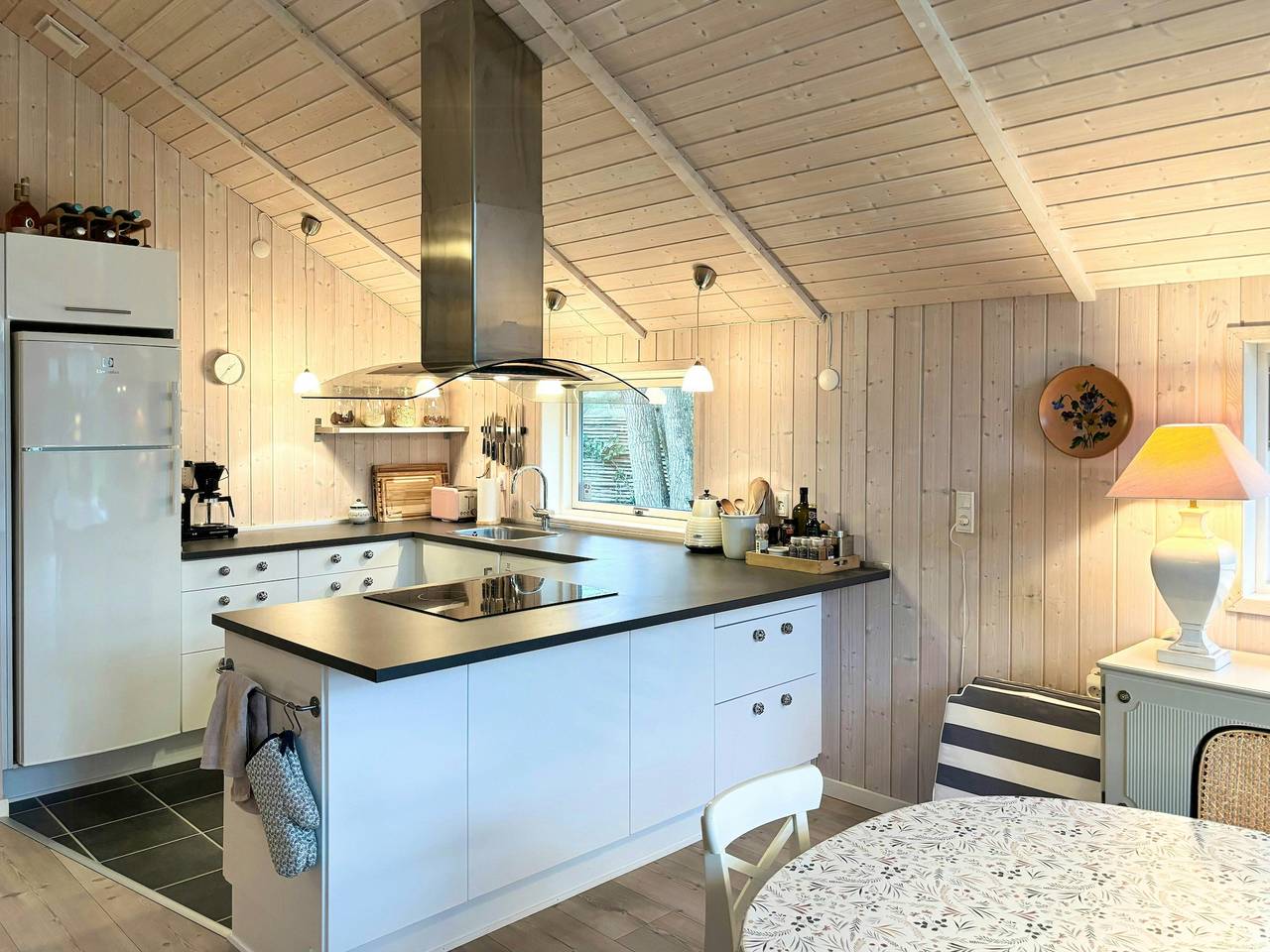 Familienfreundliches Holzhaus in der Nähe von Liseleje Strand in Liseleje, Kattegat Küste