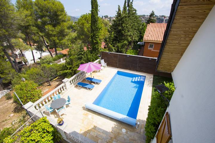 Casa rural para 10 personas, con jardín, Se admiten mascotas en Bajo Llobregat - 3