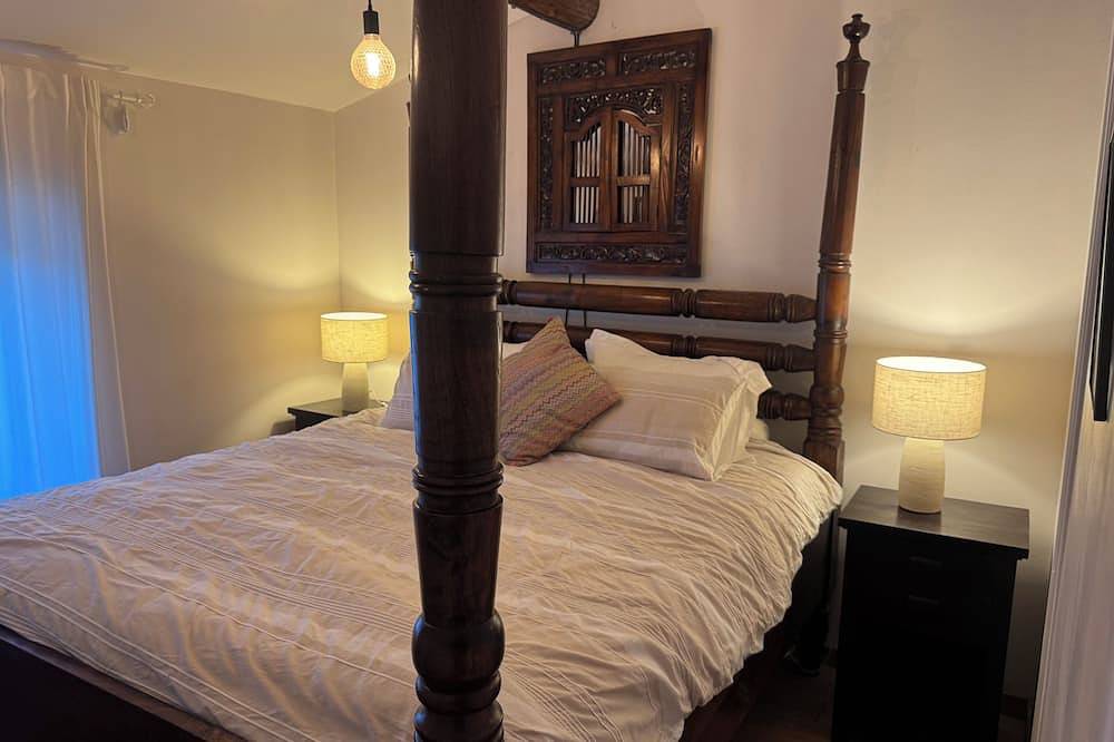 Spacious 4-bed home set on Chateau L’Arc Golf Club, 20 mins from Aix en Provence in Fuveau, Region de Aix-en-Provence