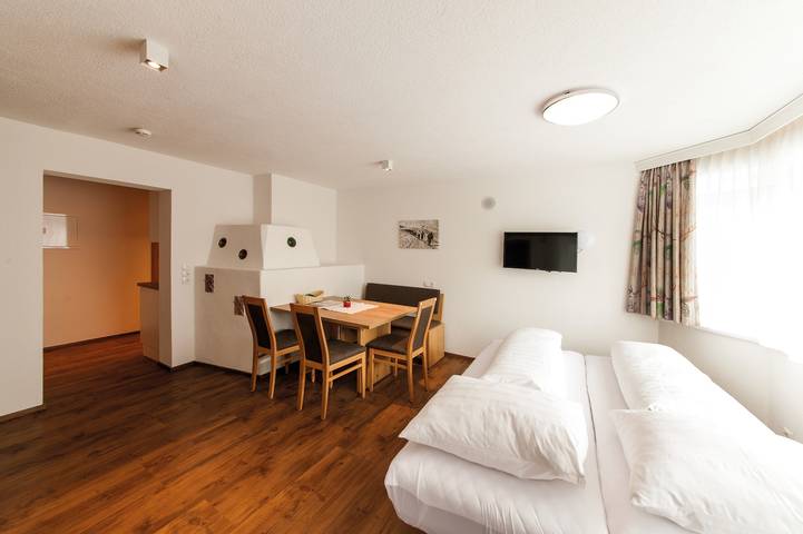 Ferienwohnung für 5 Personen, mit Garten am Arlberg