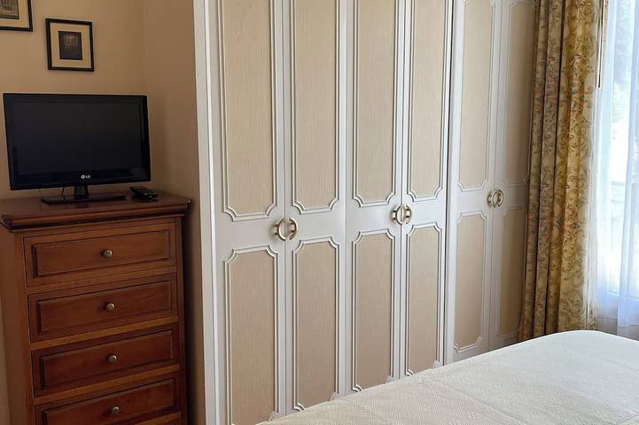 Ganze Wohnung, Self-contained apartment on 1st floor of a detached house in Mareil-Marly, Yvelines
