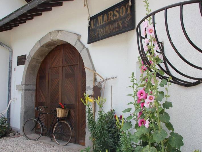 Gîte pour 4 personnes, avec Terrasse et Piscine à Le Thillot - 3