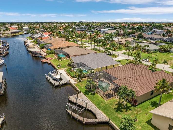 Location de vacances pour 6 personnes, avec terrasse et jardin à Cape Coral - 3
