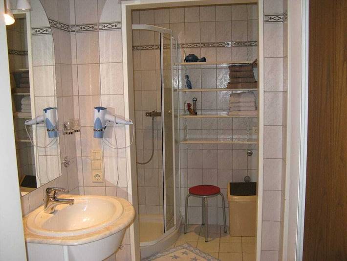 Gemütlich, 2 km vom Strand entfernt: Modernes Apartment mit Garten und Annehmlichkeiten in Grünendeich, Landkreis Stade