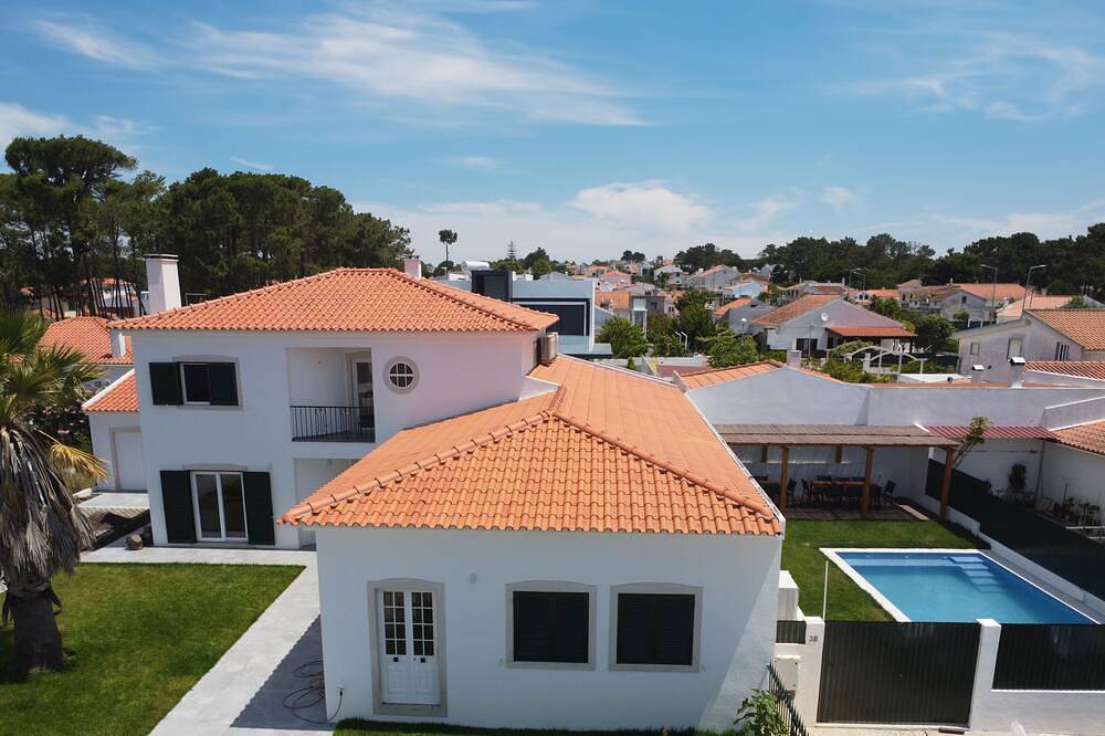 Casa do Mural - Heated pool, games room, garden and beaches nearby! in Praia do Meco, Sesimbra (Castelo)