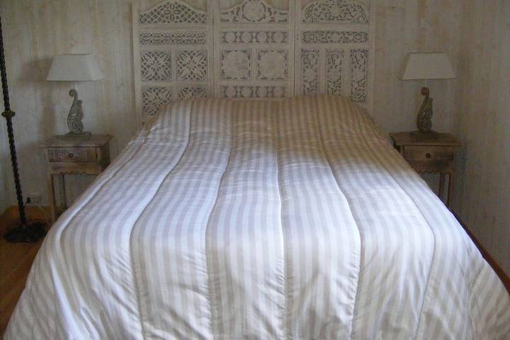 Gîte pour 4 personnes, avec terrasse ainsi que piscine et jardin à Martel - 2