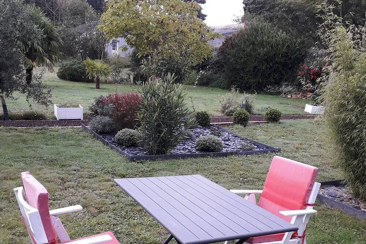 Location de vacances pour 3 personnes, avec jardin à Arzano - 3